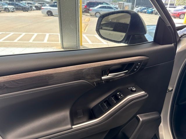 2025 Toyota Highlander Limited Silver at Gullo Toyota