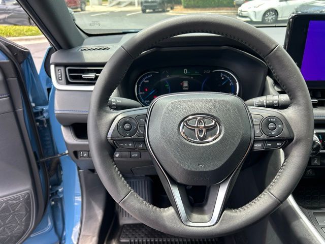 2025 Toyota RAV4 XSE - Photo 21