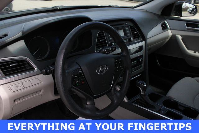 Used 2017 Black Hyundai Base image 2