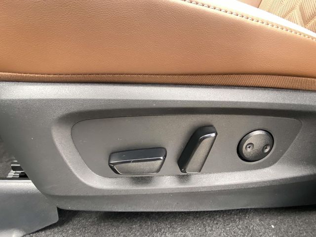 New 2026 Gray Nissan Platinum image 17