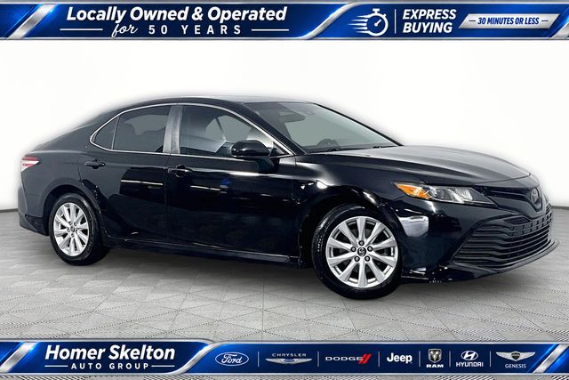 Midnight Black Metallic 2018 Toyota Camry Sedan Front-Wheel Drive 8-Speed Automatic
