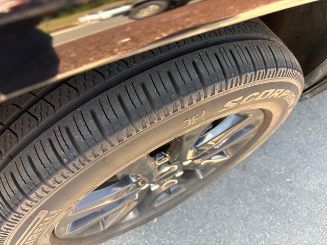 Used 2019 Black Jeep Altitude image 11