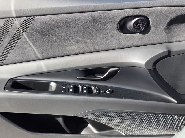 2026 Hyundai Elantra - $37,372