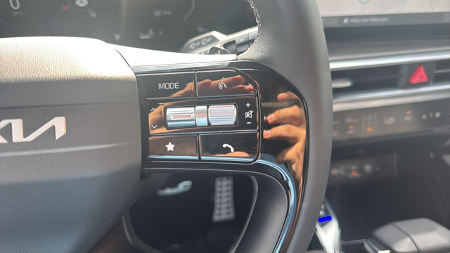 New 2026 White Kia X-Line SX Prestige image 36