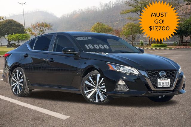 Super Black Clearcoat 2021 Nissan Altima Sedan Front-Wheel Drive Continuously Variable Transmission