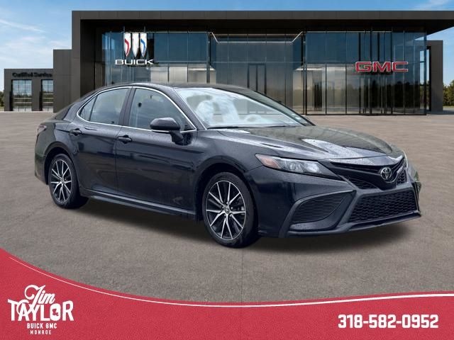 2024 Toyota Camry SE FWD