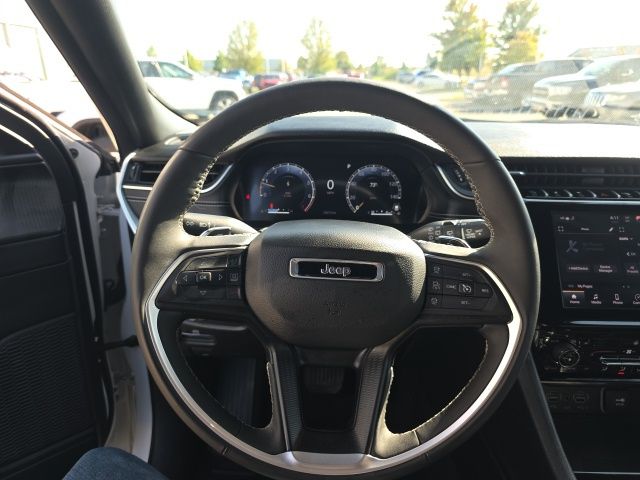 2024 Jeep Grand Cherokee L Altitude - Bright White Clearcoat exterior view 14