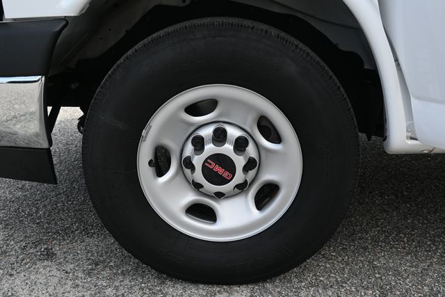 2023 GMC Savana 2500 Work Van photo