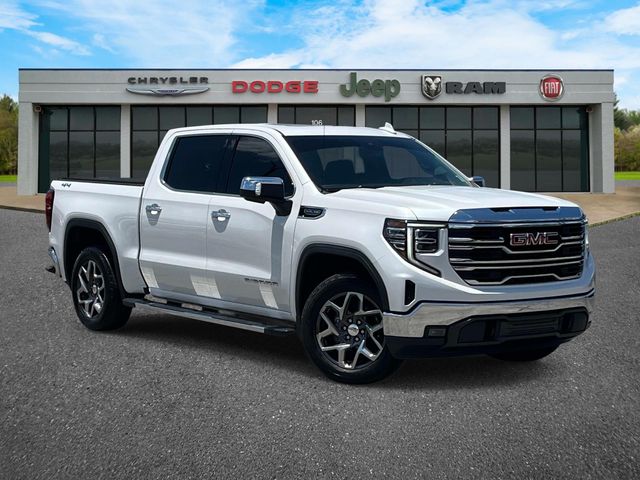 White Frost Tricoat 2022 GMC Sierra 1500 SLT Crew Cab 4WD Pickup Truck Four-Wheel Drive Automatic