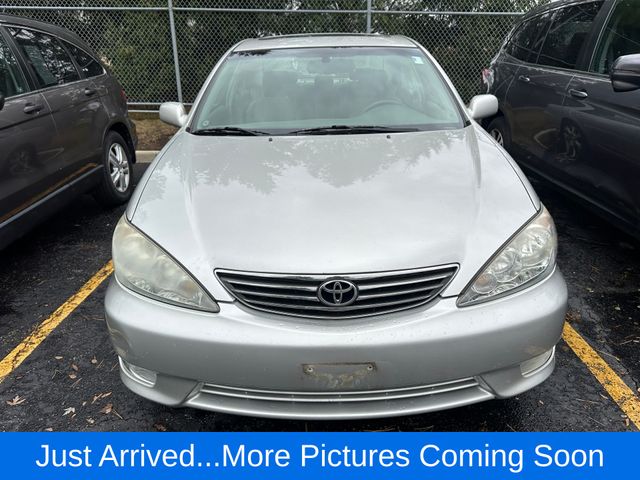 2005 Toyota Camry  2