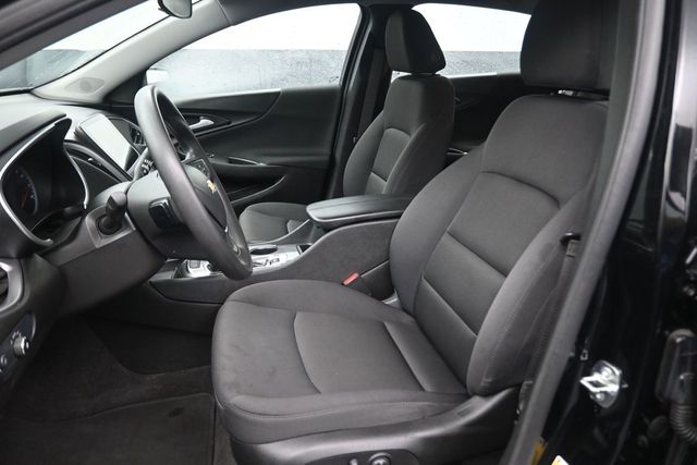 2024 Chevrolet Malibu LT - 8