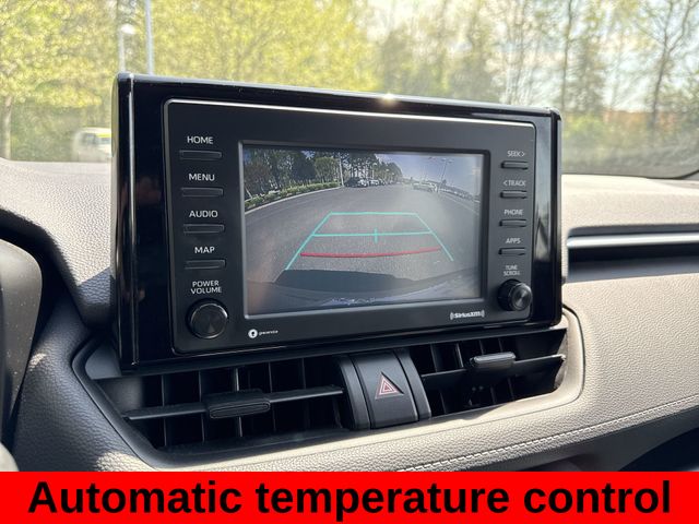 2020 Toyota RAV4 Hybrid LE photo
