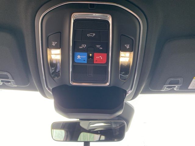 2026 Jeep Grand Cherokee Laredo - Bright White Clearcoat exterior view 16