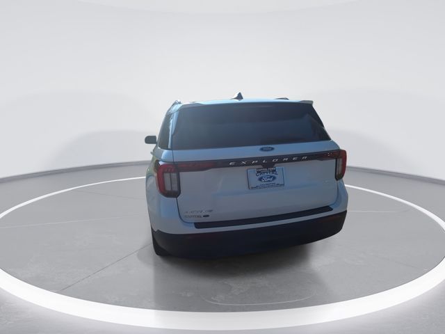 New 2026 Star White Metallic Tri-Coat Ford Active image 7