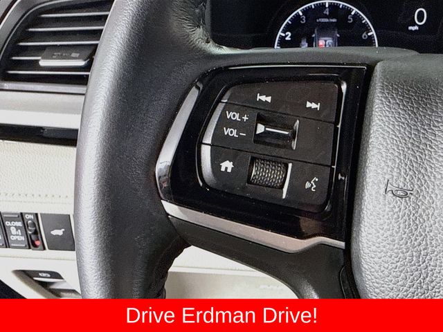 Used 2025 Honda Odyssey Van