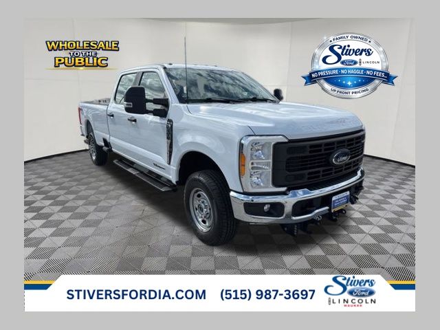Oxford White 2023 Ford F-350 Super Duty Pickup Truck Four-Wheel Drive Automatic