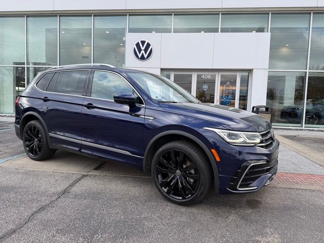 Atlantic Blue Metallic 2022 Volkswagen Tiguan SEL R-Line 4Motion SUV / Crossover All-Wheel Drive 8-Speed Automatic