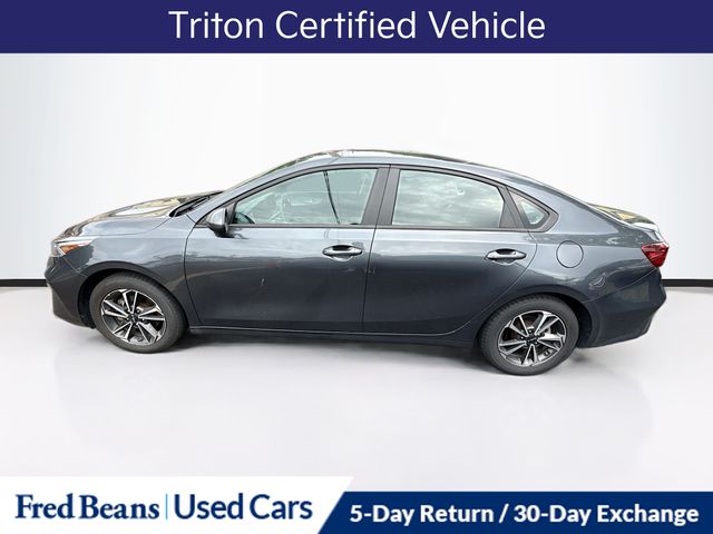 View vehicle photo 4