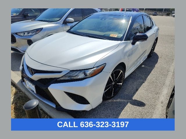 White (Wind Chill Pearl) 2019 Toyota Camry Sedan Front-Wheel Drive 8-Speed Automatic