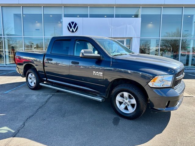 2018 RAM 1500 Express Crew Cab 4WD