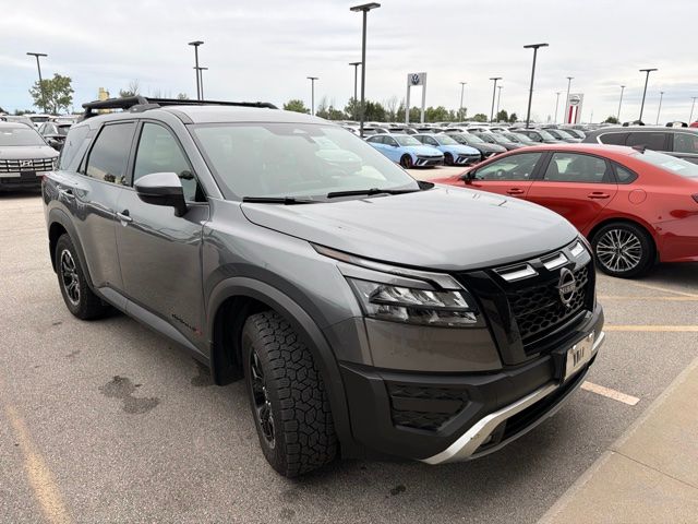 Gray (Gun Metallic) 2024 Nissan Pathfinder SUV / Crossover All-Wheel Drive 9-Speed Automatic