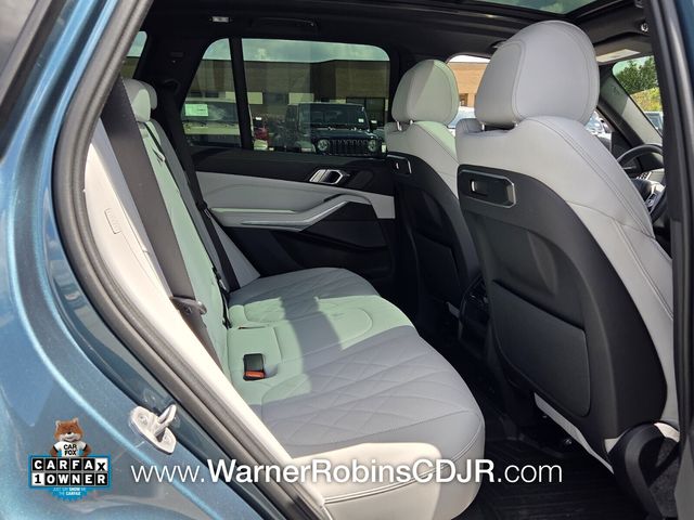 Used 2025 Blue BMW sDrive40i image 17