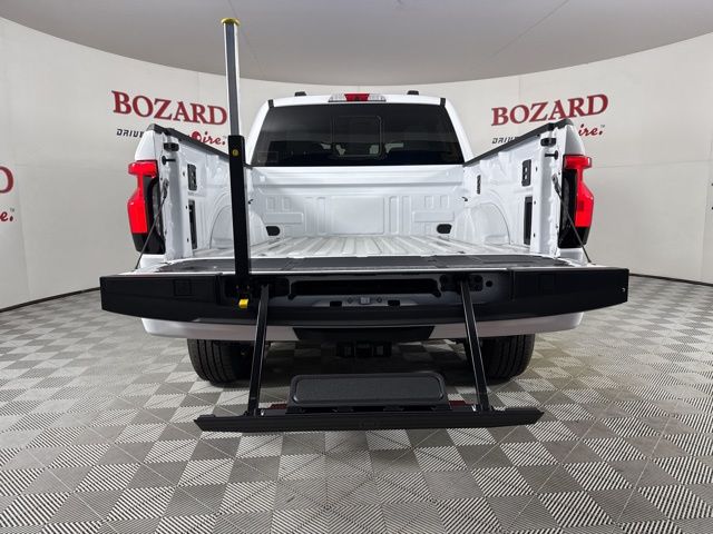 2025 Oxford White Ford F-150 Lightning Lariat AWD Truck
