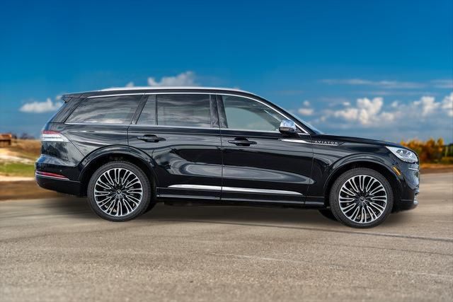 2022 Lincoln Aviator Black Label 8