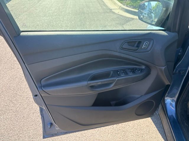 Used 2018 Blue Ford S image 7