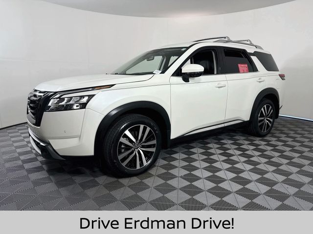 Used 2024 Nissan Pathfinder SUV
