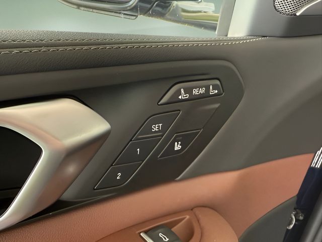 2026 BMW X7 40i - Photo 16