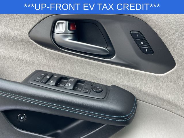 Used 2021 Chrysler Pacifica Hybrid For Sale in Livonia, MI