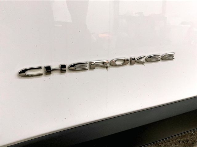 2018 Jeep Cherokee Limited White at Auto Express Mitsubishi