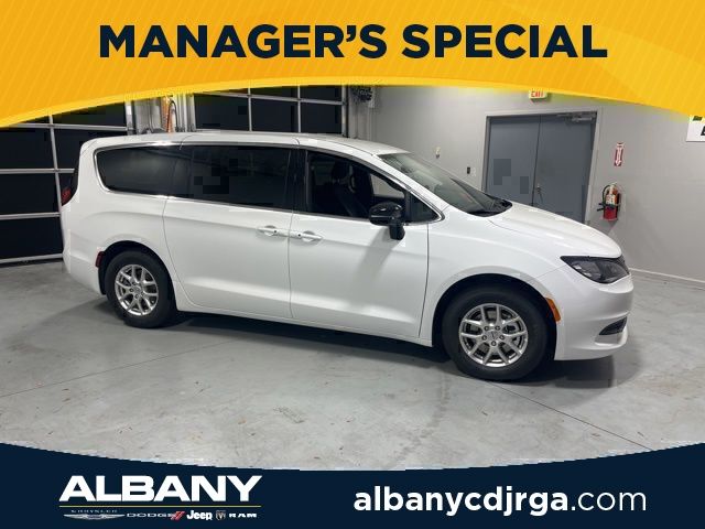 2025 Chrysler Voyager LX FWD