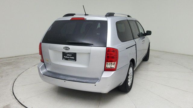 2011 Kia Sedona LX - 4