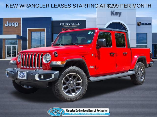 Firecracker Red Clearcoat 2022 Jeep Gladiator Pickup Truck Four-Wheel Drive 8-Speed Automatic