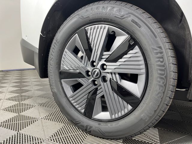 2025 Everest White Pearl Tricoat Nissan Murano SL AWD SUV