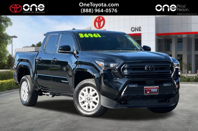 2025 Toyota Tacoma SR5 Double Cab 4WD