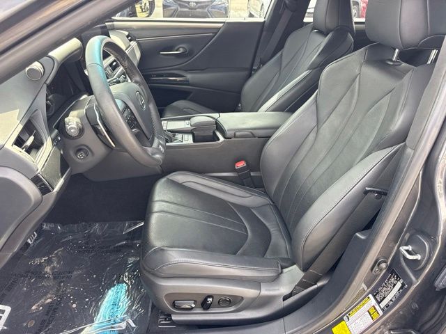 2022 Lexus ES - $39,888