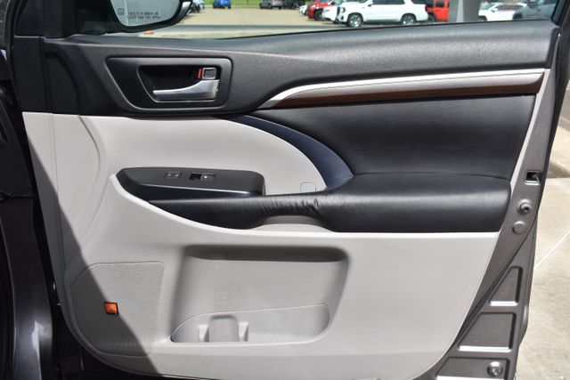 Used 2016 Toyota Highlander SUV