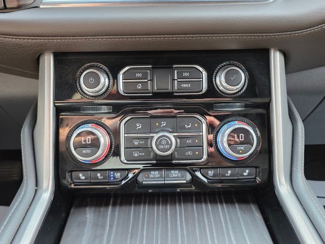 2022 GMC Yukon XL 4WD Denali