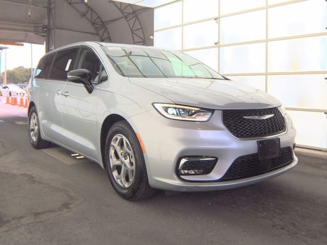 Silver Mist Clearcoat 2024 Chrysler Pacifica Limited FWD Minivan Front-Wheel Drive 9-Speed Automatic