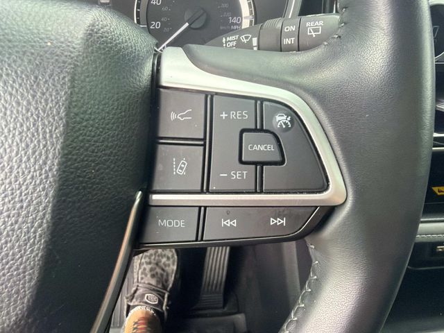 Used 2024 Toyota Highlander SUV