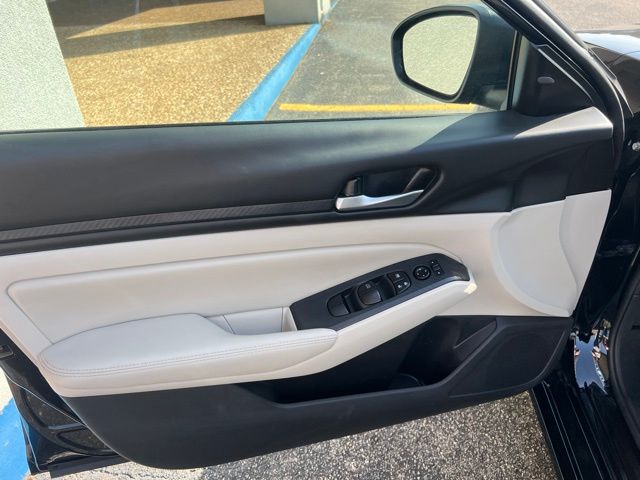 2025 Nissan Altima SV - Photo 10