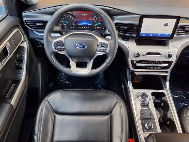 2023 Ford Explorer - Image 6