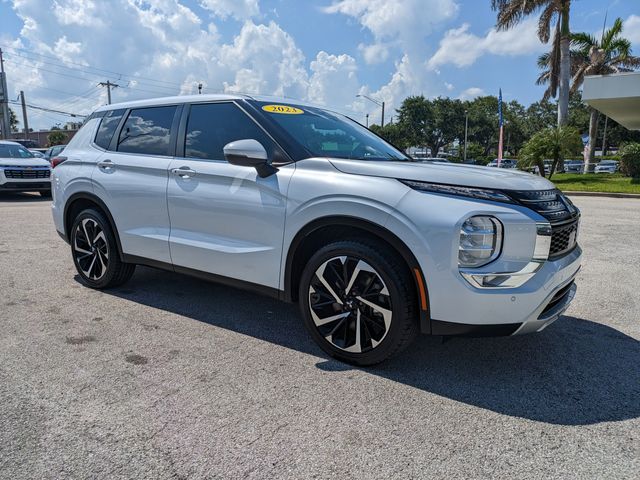 2023 Mitsubishi Outlander SE