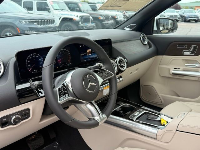 New 2026 White Mercedes-Benz GLA 250 image 13