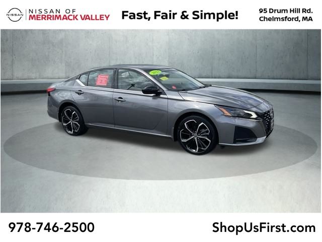 Gray (Gun Metallic) 2023 Nissan Altima 2.5 SR AWD Sedan All-Wheel Drive Continuously Variable Transmission