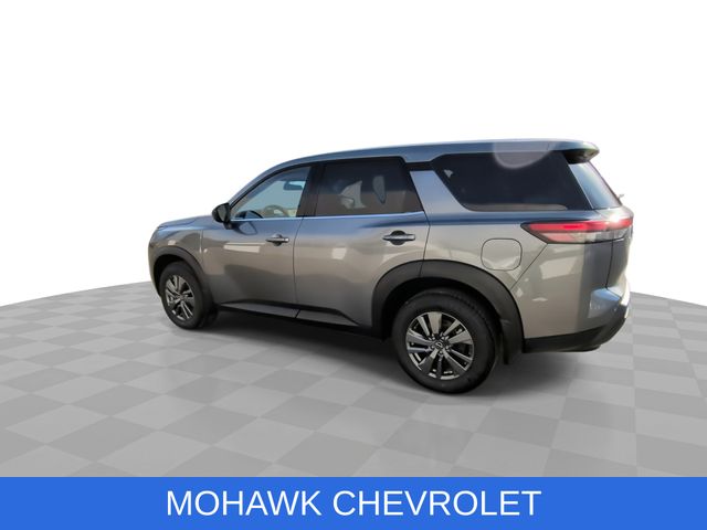 View vehicle photo 7