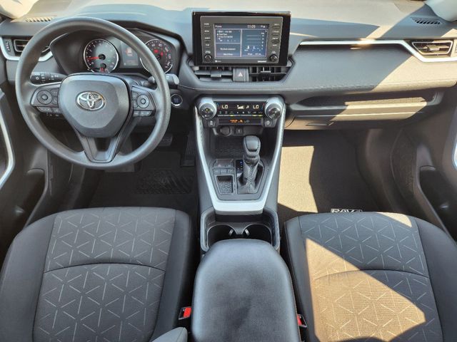 2021 Toyota RAV4 XLE 28